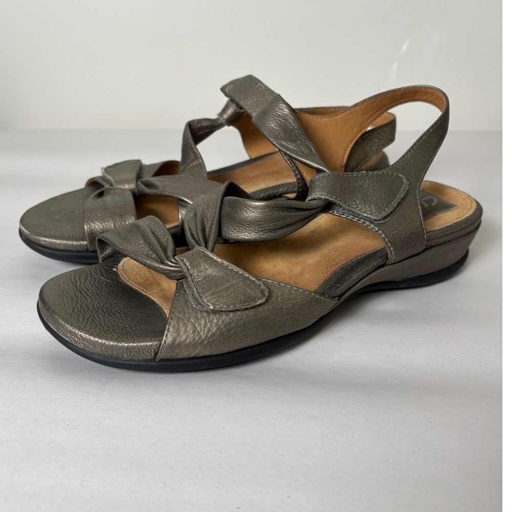 Clarks Artisan Slingback Sandals 9.5W Low Heel Pewter Leather Comfort Casual